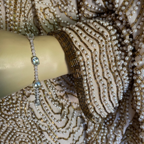 Hand crafted 18 carat white gold diamond and green amethyst bracelet - Picture 3 of 6